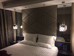 桔子酒店精选(西藏北路店)-桔子酒店(上海西藏北路地铁站店)