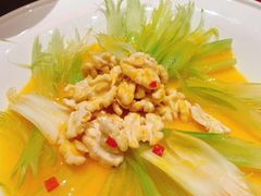 有机香芹拌桃仁-山西会馆·晋菜·晋商宴·牌匾博物馆(胜利东街店)