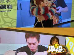 -咻啵翔翔零食基地(万达广场店)