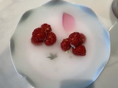 杨梅鳕鱼球-柳莺湖上·湖景餐厅·江南菜(西湖店)