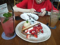 -ROAST coffee & eatery