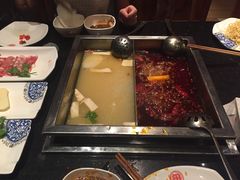 -百年川椒重庆老火锅(光谷店)