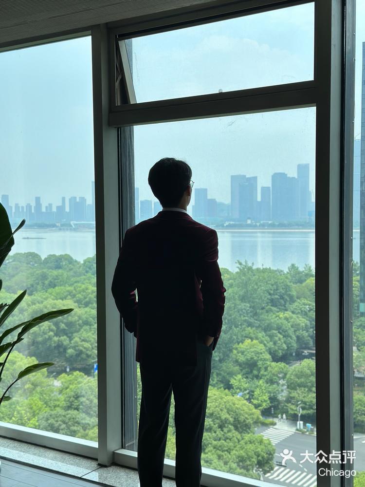 原来西装是男人最好的医美