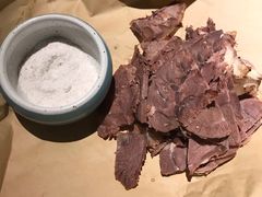 古法盐蘸牛肉-老头儿油爆虾·知味杭州(爱琴海购物中心)