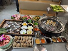 -围炉肉舍•炭烤活鳗•丹东海鲜烤肉(步行街店)