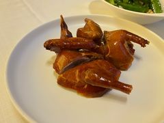 玻璃皮润烧乳鸽-北京厨房(西安SKP店)