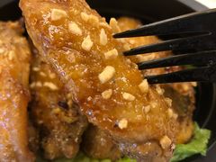 香蒜蜜糖鸡翅-Triple O's 趣堡屋(澳门店)