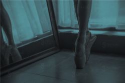 -onlygirl摄影美学馆高端定制(江滩店)