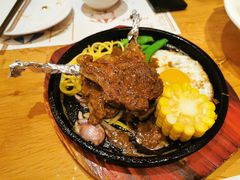 -月亮眼花园餐厅书吧酒吧