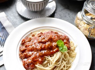 食材： 意大利面150克 牛肉馅100克 