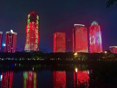 -万绿园