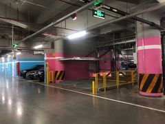 -白玉兰广场停车场