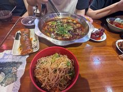 -爆炸头阿姨小四川正宗川味小吃(无任何分店)