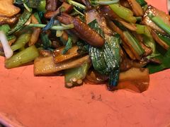 -云海肴·汽锅鸡·云南菜(天山百盛优客店)