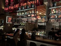 -FOUR PLAY BAR