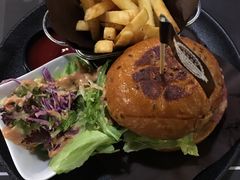 牛肉培根汉堡-遇见西木美式餐厅(体育路店)