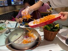 -洪氏嗨捞·猪肚鸡火锅(阳光天地店)