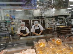 面包甜点陈列柜-鲍师傅糕点(江苏路店)