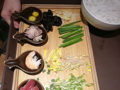 云南过桥米线-云海肴·汽锅鸡·云南菜(高德置地店)