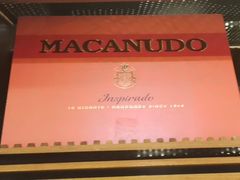 -LaClub雪茄店(上海浦东香格里拉店)