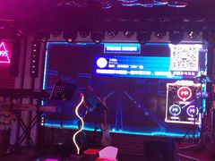 -汉斯酒吧