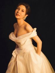 -不晚国际婚纱礼服