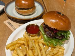 经典手打牛肉堡-龙治汉堡(中华城店)
