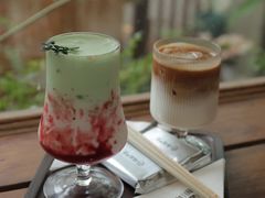 薄荷草莓牛乳-邮葭