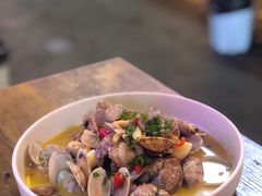 -龙巢盱眙龙虾·鸡煲·烧烤宵夜(坪洲店)