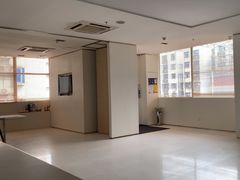 -卡罗酒店(东门晒布地铁站店)