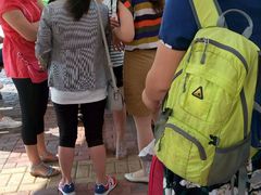 在门口排队的，等开门的-苏州乐园森林水世界