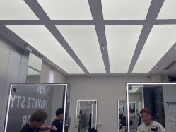 -PE SALON