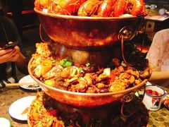 -沪小二炭火蛙锅(淮海中路美食不夜城店)
