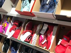 -唯品会(北京国瑞城店)