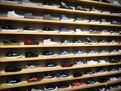 -ABC MART(心斎橋店)