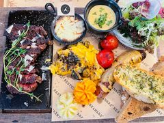 -Mark&Mars Restaurant