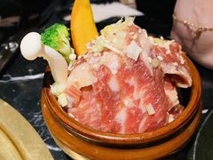 -山川小町·极番烧肉(新地假日广场店)