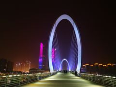 -南京眼步行桥