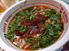 -呷佬·长沙手工米粉(金沙江路店)