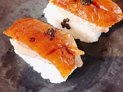 鱼子酱片皮鸭寿司-夜上海(新天地店)