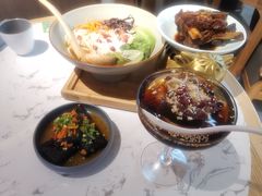 -百春原湖南牛肉粉(百联世纪店)