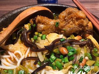 写他们家呢 主要是粉好吃 所以喜欢吃粉的，可以试下