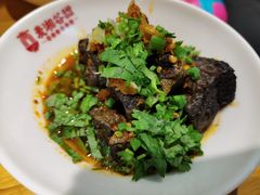 -呷佬·长沙手工米粉(金沙江路店)