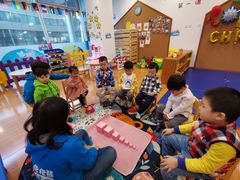 -抱抱熊托育中心(大悦城店)