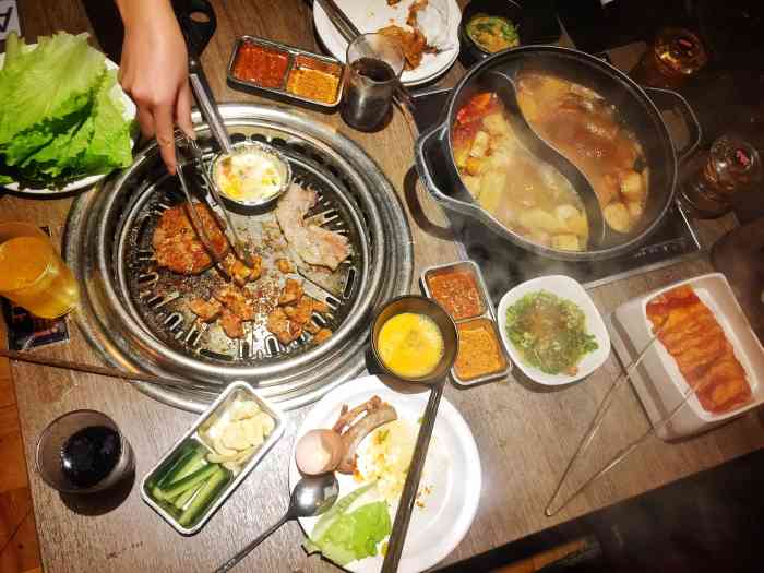 火炉火自助餐(荟聚店)-"放假前,办公室的小伙伴一起出去聚的餐.刚.