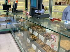 面包甜点陈列柜-上海哈尔滨食品厂(淮海中路店)