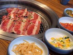 -明洞阿姨·韩式酱蟹烤肉·创意料理(三元桥店)