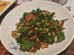 -黄泥岗·地道湖北菜(奥特莱斯店)