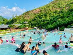 -十万大山布透温泉