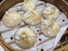 蟹膏小笼包-馋三尺蟹粉小笼(人民广场店)